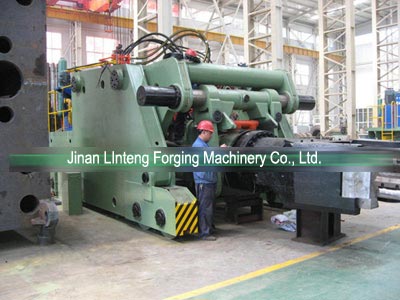 rail bound forging manipulator
